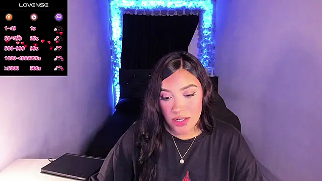 Snapshot of Mariana_Hasper_ chatting on 02-24-25, 11:41 Mariana Hasper  online show from 02-24-25, 11:41