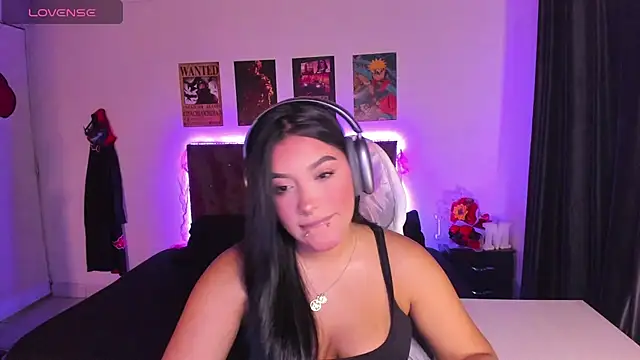 Snapshot of Mariana_Hasper_ chatting on 10-04-25, 03:52 Mariana Hasper  online show from 10-04-25, 03:52