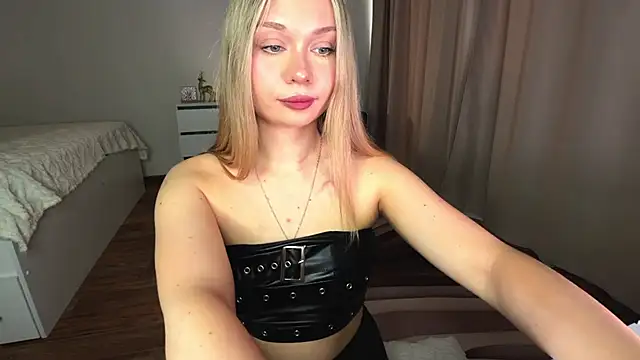 Snapshot of diaanona chatting on 06-16-26, 03:23 diaanona online show from 06-16-26, 03:23