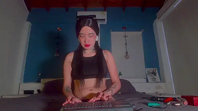 ariana-white- online show from 10-04-25, 11:23