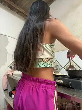 Snapshot of AlexaWarner chatting on 02-01-26, 06:06 AlexaWarner online show from 02-01-26, 06:06