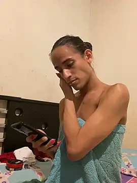 Snapshot of AlexaWarner chatting on 02-13-26, 03:06 AlexaWarner online show from 02-13-26, 03:06