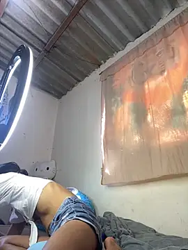 Snapshot of AlexaWarner chatting on 01-18-26, 03:59 AlexaWarner online show from 01-18-26, 03:59