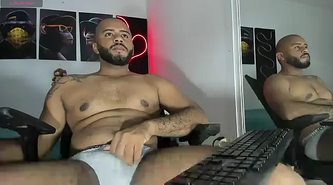 Snapshot of Hardboy_latin chatting on 03-23-25, 03:43 Hardboy latin online show from 03-23-25, 03:43