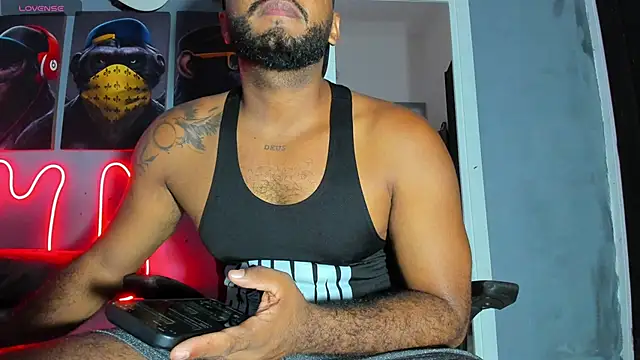 Snapshot of Hardboy_latin chatting on 09-18-25, 02:36 Hardboy latin online show from 09-18-25, 02:36