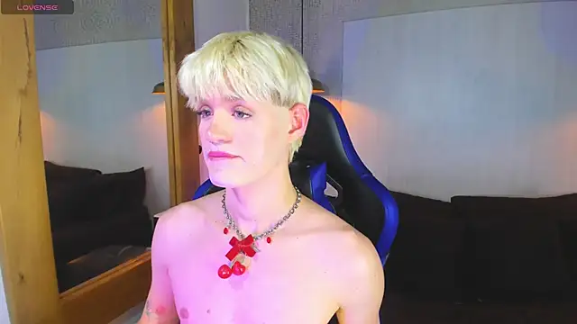 VladHellsing4 online show from 04-03-26, 04:02