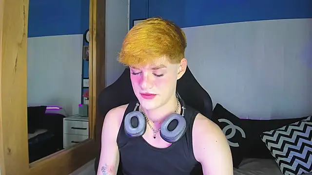 VladHellsing4 online show from 10-22-25, 02:27