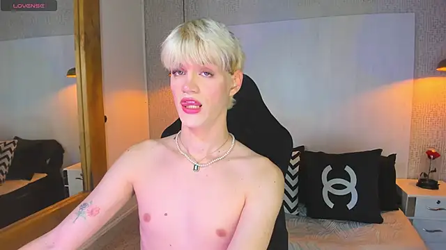 VladHellsing4 online show from 03-04-26, 02:36