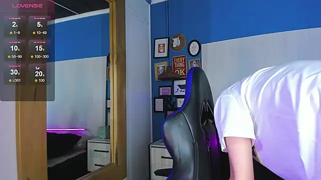 VladHellsing4 online show from 09-25-25, 02:23