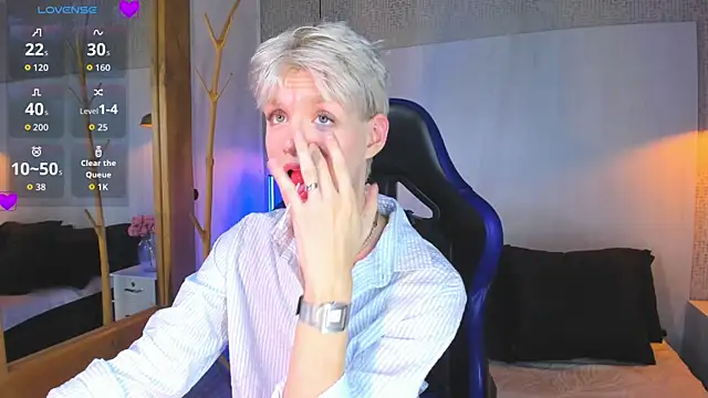 Snapshot of VladHellsing4 chatting on 07-15-26, 02:24 VladHellsing4 online show from 07-15-26, 02:24
