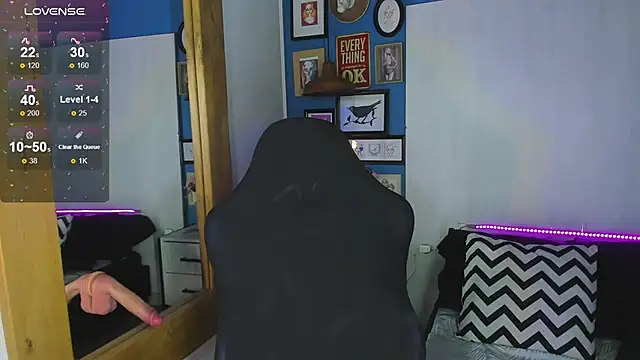 VladHellsing4 online show from 11-19-25, 02:39