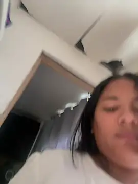 Snapshot of Shelmii chatting on 07-16-26, 07:33 Shelmii online show from 07-16-26, 07:33