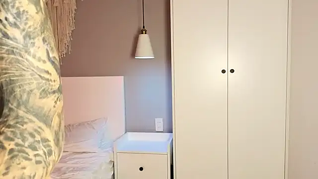 Kira mmr online show from 04-04-26, 05:19