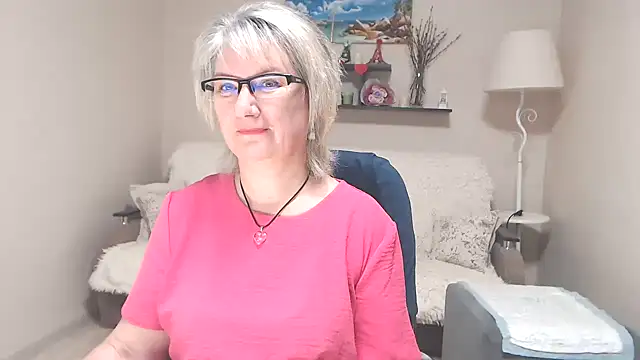 Snapshot of FleurMays chatting on 06-15-26, 04:34 FleurMays online show from 06-15-26, 04:34