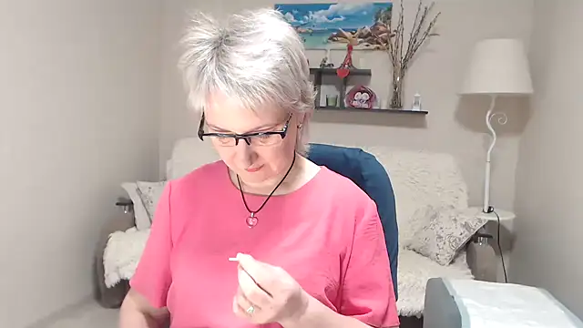 Snapshot of FleurMays chatting on 02-21-26, 02:13 FleurMays online show from 02-21-26, 02:13