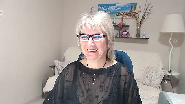 Snapshot of FleurMays chatting on 01-17-26, 12:09 FleurMays online show from 01-17-26, 12:09