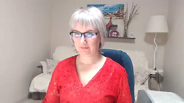 Snapshot of FleurMays chatting on 02-18-26, 12:23 FleurMays online show from 02-18-26, 12:23