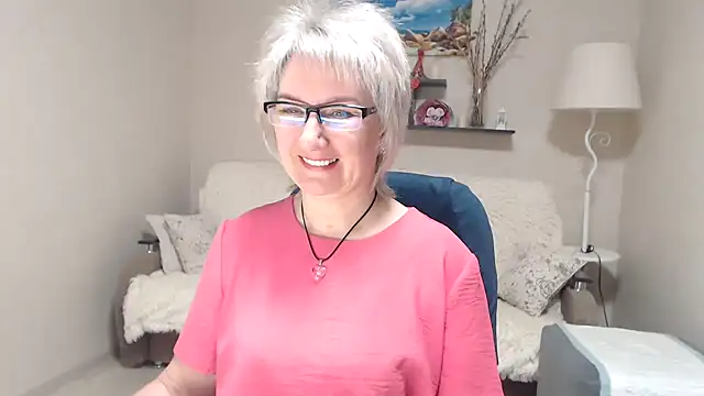 Snapshot of FleurMays chatting on 02-20-26, 06:10 FleurMays online show from 02-20-26, 06:10