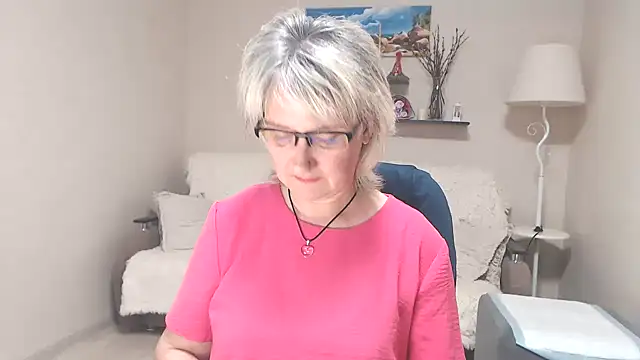 Snapshot of FleurMays chatting on 06-28-26, 05:03 FleurMays online show from 06-28-26, 05:03