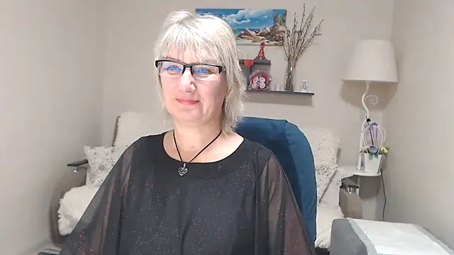 FleurMays online show from 10-04-25, 05:20