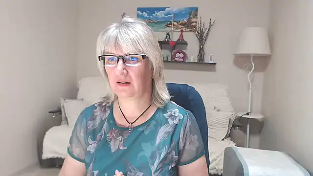 Snapshot of FleurMays chatting on 07-14-26, 10:21 FleurMays online show from 07-14-26, 10:21
