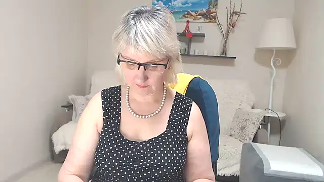 FleurMays online show from 03-11-25, 11:12