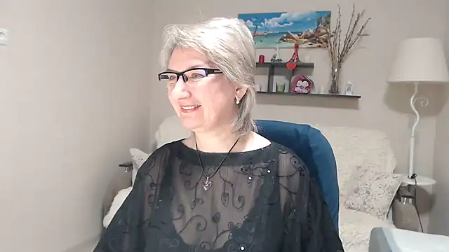 Snapshot of FleurMays chatting on 01-18-26, 05:33 FleurMays online show from 01-18-26, 05:33