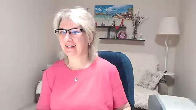 FleurMays online show from 05-01-26, 01:43