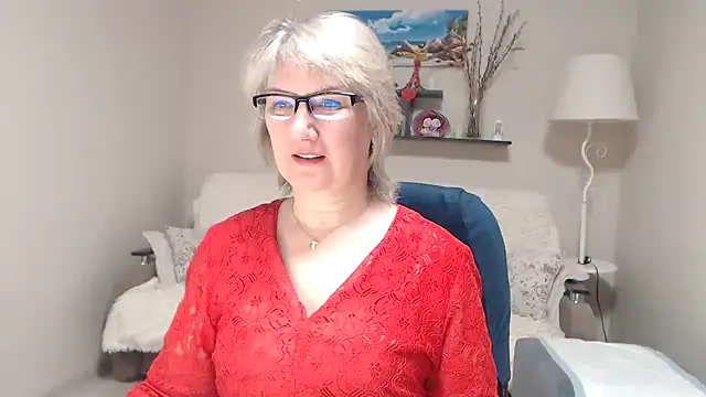 Snapshot of FleurMays chatting on 02-15-26, 04:02 FleurMays online show from 02-15-26, 04:02