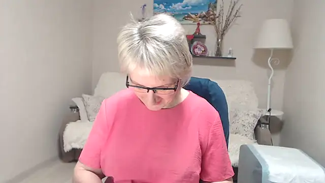 Snapshot of FleurMays chatting on 02-26-26, 03:45 FleurMays online show from 02-26-26, 03:45