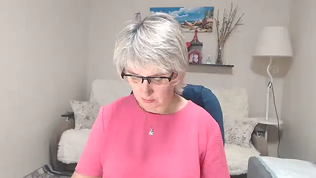 FleurMays online show from 10-25-25, 04:55