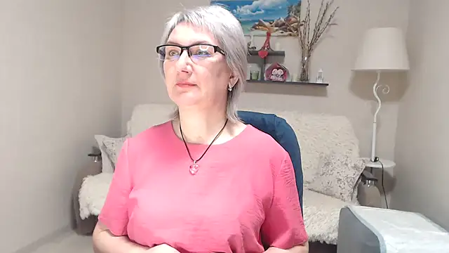 Snapshot of FleurMays chatting on 02-19-26, 05:59 FleurMays online show from 02-19-26, 05:59