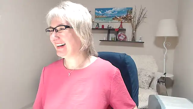 Snapshot of FleurMays chatting on 02-25-26, 06:13 FleurMays online show from 02-25-26, 06:13