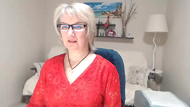 Snapshot of FleurMays chatting on 02-04-26, 05:13 FleurMays online show from 02-04-26, 05:13