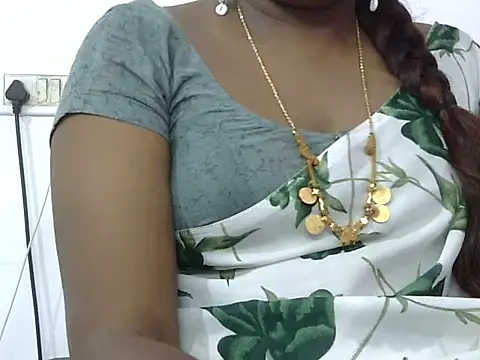 Snapshot of Hot_akshara chatting on 09-28-25, 03:52 Hot akshara online show from 09-28-25, 03:52