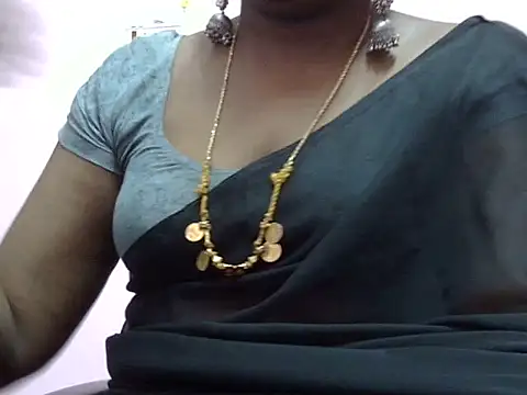 Snapshot of Hot_akshara chatting on 12-20-25, 03:37 Hot akshara online show from 12-20-25, 03:37