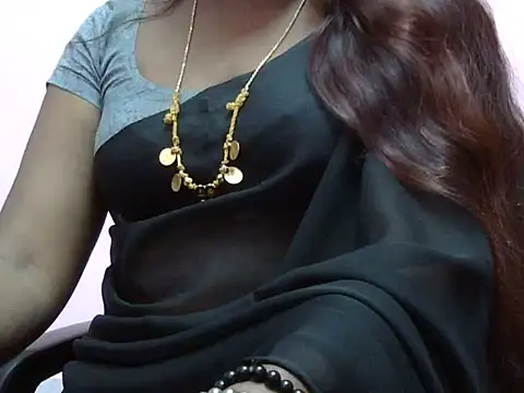 Snapshot of Hot_akshara chatting on 11-22-25, 04:06 Hot akshara online show from 11-22-25, 04:06