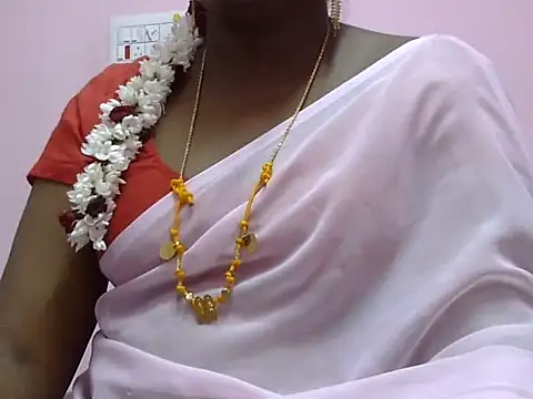 Snapshot of Hot_akshara chatting on 01-06-26, 04:55 Hot akshara online show from 01-06-26, 04:55