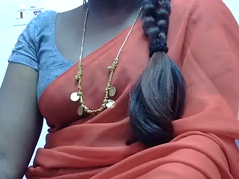 Snapshot of Hot_akshara chatting on 10-31-25, 04:47 Hot akshara online show from 10-31-25, 04:47