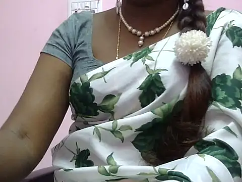 Snapshot of Hot_akshara chatting on 11-26-25, 04:40 Hot akshara online show from 11-26-25, 04:40