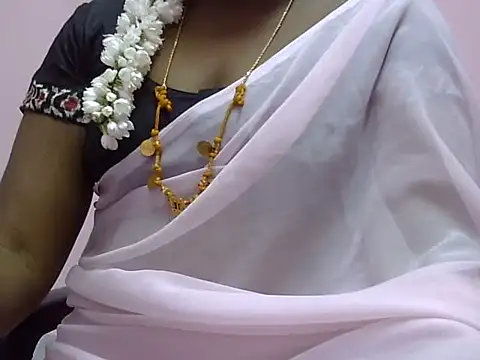 Snapshot of Hot_akshara chatting on 02-20-26, 03:36 Hot akshara online show from 02-20-26, 03:36