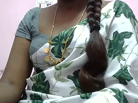 Snapshot of Hot_akshara chatting on 11-05-25, 01:36 Hot akshara online show from 11-05-25, 01:36