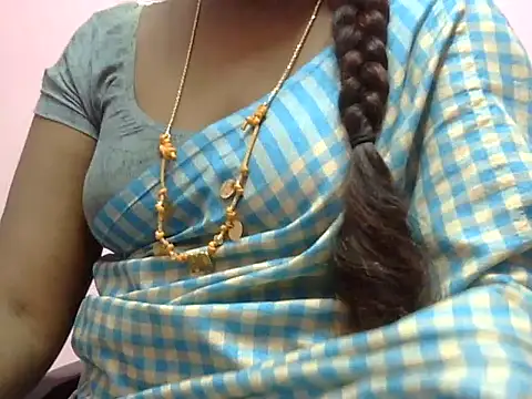 Snapshot of Hot_akshara chatting on 01-15-26, 11:35 Hot akshara online show from 01-15-26, 11:35