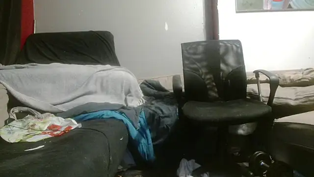 Snapshot of Gigadickman chatting on 03-19-25, 06:44 Gigadickman online show from 03-19-25, 06:44