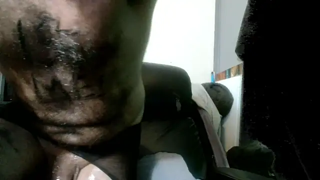 Snapshot of Gigadickman chatting on 01-06-25, 02:15 Gigadickman online show from 01-06-25, 02:15