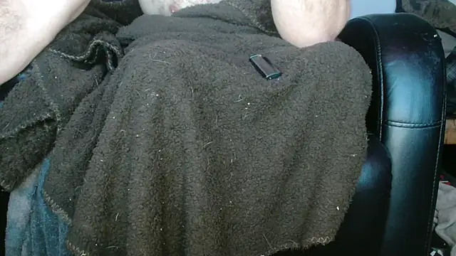 Snapshot of Gigadickman chatting on 01-16-25, 10:44 Gigadickman online show from 01-16-25, 10:44