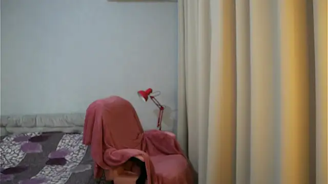 Sophiloren online show from 02-16-26, 09:41