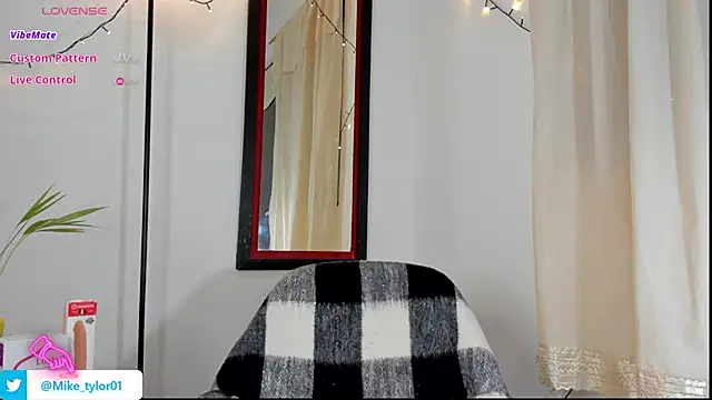 Snapshot of mike_tylor01 chatting on 02-21-25, 10:37 mike tylor01 online show from 02-21-25, 10:37