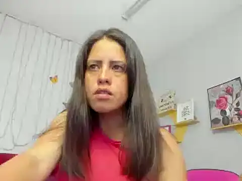 Snapshot of kathina_giraldo chatting on 02-09-25, 01:46 kathina giraldo online show from 02-09-25, 01:46