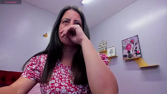 Snapshot of kathina_giraldo chatting on 09-16-25, 01:23 kathina giraldo online show from 09-16-25, 01:23